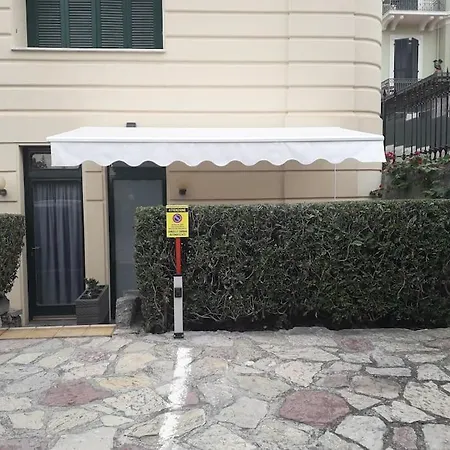 La Casa Di Anna, In Palazzina Liberty Fronte Parco Daire Bordighera